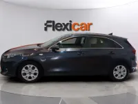 Usado Kia Ceed 136 CV (100 kW) 2023 Gris Utilitario