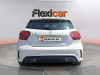 Usado Mercedes A180 Urban 122 CV (89 kW) 2017 Blanco Berlina