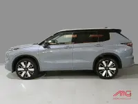 Usado Mitsubishi Outlander P-HEV 306 CV (225 kW) 2026 Gris / plata SUV