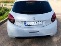 Usado Peugeot 208 Style 82 CV (60 kW) 2017 Blanco Utilitario