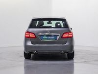 Usado Mercedes B200 150 CV (110 kW) 2019 Gris / plata Monovolumen