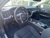 Usado Volvo V60 Momentum 197 CV (144 kW) 2022 Azul Familiar