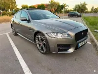 Usado Jaguar XF R-Sport 180 CV (132 kW) 2019 Gris / plata Berlina