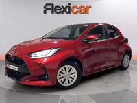 Usado Toyota Yaris Hybrid Active 116 CV (85 kW) 2023 Rojo Utilitario