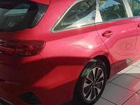 Usado Kia Ceed 101 CV (74 kW) 2025 Rojo Utilitario