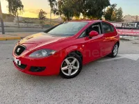 Usado Seat Leon Reference 105 CV (77 kW) 2010 Rojo Utilitario