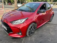 Usado Toyota Yaris Hybrid Business Edition 116 CV (85 kW) 2022 Granate Berlina