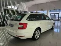 Usado Skoda Octavia Ambition 116 CV (85 kW) 2020 Blanco Familiar