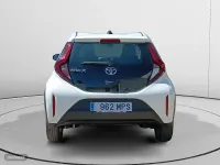 Usado Toyota Aygo X Play 72 CV (52 kW) 2024 Blanco SUV