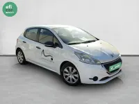 Usado Peugeot 208 Active 75 CV (55 kW) 2015 Blanco Utilitario