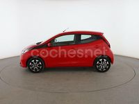 Usado Toyota Aygo X-play 72 CV (52 kW) 2020 Rojo Utilitario