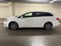 Usado Toyota Avensis Executive 124 CV (91 kW) 2013 Blanco Familiar