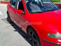 Usado Seat Leon Sport 110 CV (80 kW) 2004 Rojo Utilitario