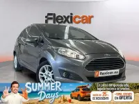 Usado Ford Fiesta Trend 75 CV (55 kW) 2017 Gris Utilitario
