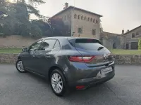 Usado Renault Mégane IV Life 90 CV (66 kW) 2017 Gris / plata Berlina