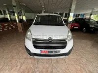 Käytetty Citroën Berlingo Feel 110 HP (80 kW) 2017 Valkoinen Tila-auto