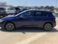 Usado VW Golf VIII Life 150 CV (110 kW) 2022 Azul Berlina