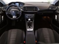 Usado Peugeot 308 SW Allure 120 CV (88 kW) 2019 Azul Familiar