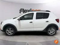 Usado Dacia Sandero Acces 75 CV (55 kW) 2019 Blanco Utilitario