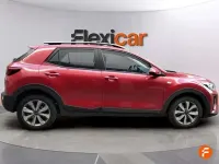 Usado Kia Stonic 101 CV (74 kW) 2022 Rojo SUV