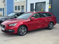 Usado Seat Leon XCELLENCE 150 CV (110 kW) 2022 Granate Familiar