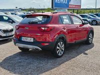 Usado Kia Stonic 100 CV (73 kW) 2021 Rojo SUV