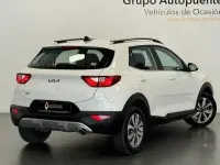 Usado Kia Stonic 120 CV (88 kW) 2023 Blanco SUV