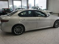 Usado Alfa Romeo Giulia Executive 180 CV (132 kW) 2018 Gris / plata Berlina