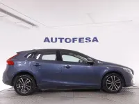 Usado Volvo V40 Momentum 120 CV (88 kW) 2017 Azul