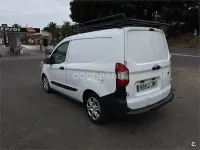 Usado Ford Tourneo Courier Ambiente 75 CV (55 kW) 2017 Blanco Monovolumen