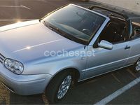 Usado VW Golf Cabriolet Highline 115 CV (84 kW) 2001 Gris / plata Descapotable