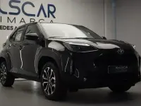 Usado Toyota Yaris Hybrid Connect Style 115 CV (84 kW) 2022 Negro