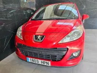 Begagnad Peugeot 207 68 HK (50 kW) 2013 Röd Sedan