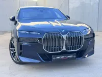 Usado BMW i7 M Sport 400 kW (544 CV) 2022 Azul Berlina