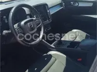 Usado Volvo XC40 Momentum 156 CV (114 kW) 2018 Gris / plata SUV