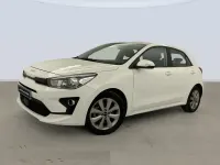 Usado Kia Rio 120 CV (88 kW) 2021 Blanco