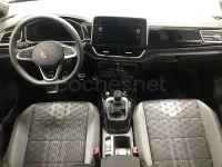Usado VW T-Roc R-line 115 CV (84 kW) 2025 Gris / plata SUV