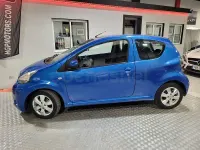 Usado Toyota Aygo City 68 CV (50 kW) 2012 Azul Utilitario