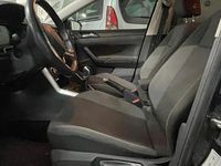Usado VW Polo Active 95 CV (69 kW) 2023 Negro profundo efecto perla Utilitario