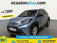 Usado Toyota Aygo Play 72 CV (52 kW) 2025 Gris Utilitario