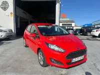 Usado Ford Fiesta Trend 82 CV (60 kW) 2013 Rojo Berlina