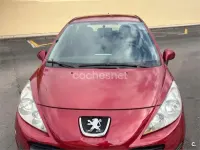Usado Peugeot 207 95 CV (69 kW) 2009 Rojo Berlina