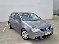 Usado VW Golf IV Highline 102 CV (75 kW) 2005 Gris / plata Berlina
