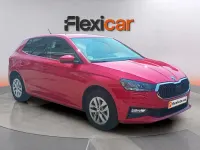 Usado Skoda Fabia Selection 95 CV (69 kW) 2024 Rojo Utilitario
