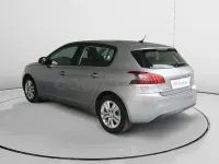 Usado Peugeot 308 Allure 110 CV (80 kW) 2020 Gris / plata Berlina