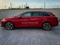 Usado Seat Leon FR 150 CV (110 kW) 2021 Rojo Familiar