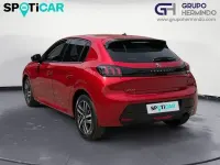 Usado Peugeot 208 Allure 100 CV (73 kW) 2021 Rojo Utilitario