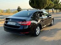 Usado Skoda Superb Active 150 CV (110 kW) 2018 Negro Berlina