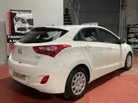 Begagnad Hyundai i30 100 HK (73 kW) 2013 Vit Sedan