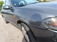 Usado Nissan Almera Visia 98 CV (72 kW) 2005 Gris / plata Berlina